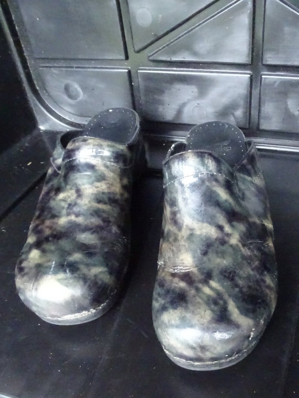 Dansko Clogs Size 42 EU 11.5 Green Blue Camo Print Leather Comfort Shoes